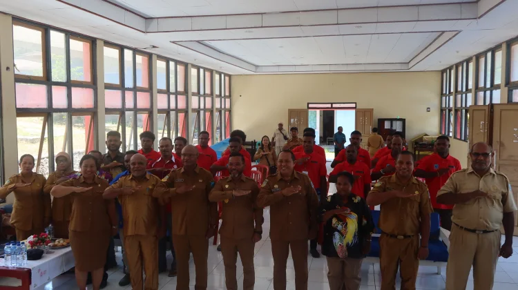 Sebanyak 17 Peserta Ikuti Pelatihan Pembuatan Perahu Fiber di LLK UKM Biak