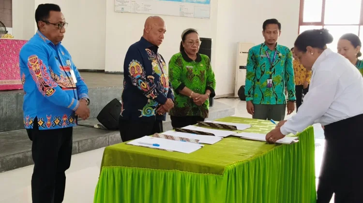Bupati Biak Lantik 634 P3K, CPNS Diminta Bersabar
