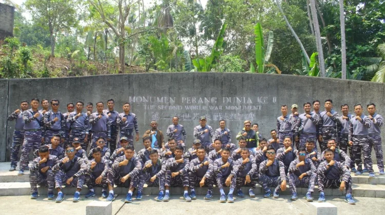Wing Udara 3 Puspenerbal Gelar Aksi Peduli Lingkungan dan Ziarah Sejarah di Biak