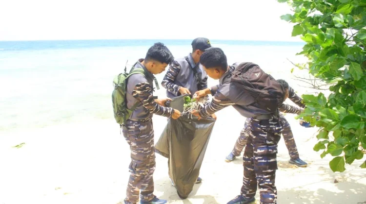 Wing Udara 3 Puspenerbal Gelar Aksi Peduli Lingkungan dan Ziarah Sejarah di Biak