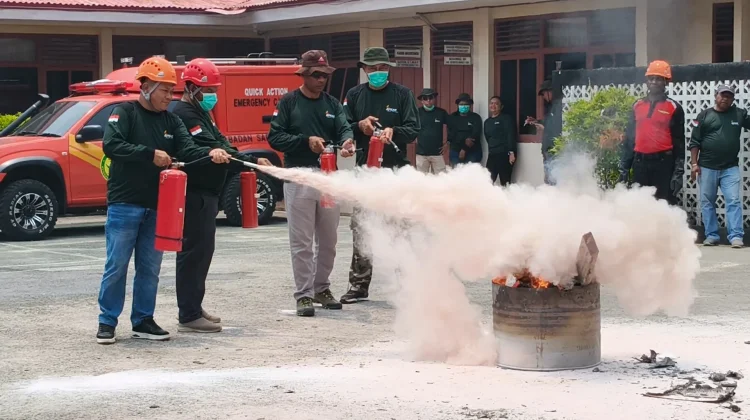 Siaga Bencana, BPKAD Biak Gelar Pelatihan Pemadaman Kebakaran