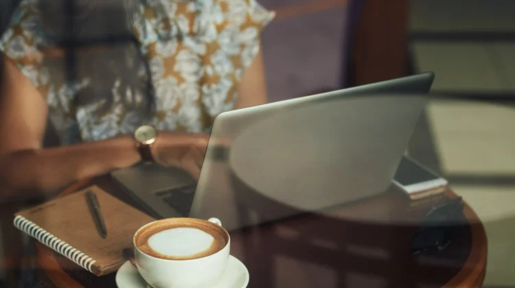 Coffee Shop: Ruang Kerja Alternatif atau Hanya Tren?