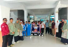 Rarusan Paket disalurkan pada kegiatan "Ramadan for Kids Permata" di Biak