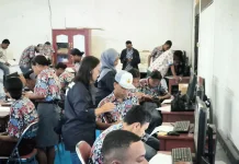 Disnaker Biak Numfor Sosialisasikan Aplikasi SiapKerja ke SMA N 2 Parai