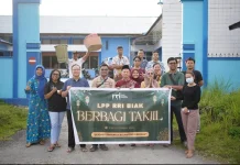 Berkah Ramadan, LPP RRI Biak Bagikan 300 Paket Takjil