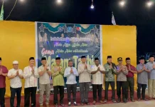 Wabup Biak  Numfor Tampil Bermain Harmonika, Hangatkan Malam Takbiran