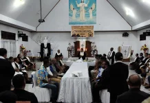 Ratusan Umat Ibadah Jumat Agung Mengenang Pengorbanan Yesus