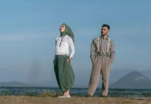 Pesan Menyentuh untuk Generasi Sandwich:  Lirik Lagu dari Ruang Senja