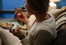 Waktu Terbaik Makan Malam untuk Berat Badan Ideal