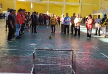Tendangan Bola Pertama Wabup Biak Tandai Dimulainya Turnamen