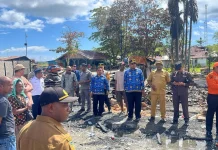 Pemkab Supiori Tinjau Lokasi Kebakaran di Korido, Salurkan Bantuan untuk Korban