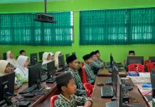 Kemenag Biak  Numfor, Pantau Langsung Asesmen Sumatif Akhir di SD Yapis 1