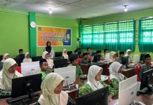SD Yapis 1 Biak Laksanakan Asesmen Sumatif Akhir Siswa Kelas VI, Berbasis Komputer