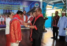 IKEMAL Kukuhkan Wakil Bupati Biak Dengan Gelar Kehormatan