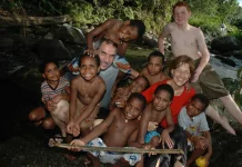 Kisah Pria Asal Amerika:  Bangun 17 Sekolah di Pedalaman Papua