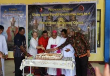 Uskup Bernadus Bofitwos Baru, Pimpin Ibadah HUT ke-9 Paroki Kerahiman Ilahi Biak