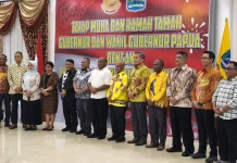 Kunker Gubernur Papua Disambut Antusias Pemda - Masyarakat Biak