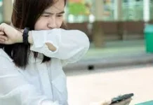 Masih Menutup Batuk dengan Tangan? Ketahui Bahayanya bagi Kesehatan