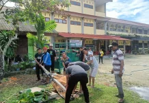 Yapis Biak Salurkan Lima Ekor Sapi Kurban kepada 335 Warga