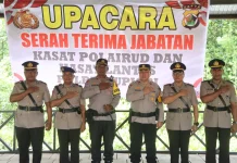 Kapolres Supiori Pimpin Upacara Sertijab Kasat Polairud dan Kasat Lantas