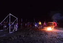 Mengenal Sepak Sawut, Sepak Bola Tradisional dengan Bola Menyala
