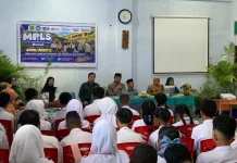 MPLS Ramah SMKS Yapis TIK Biak Libatkan 90 Peserta Didik Baru