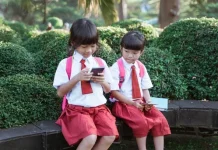 Kemendikdasmen Keluarkan Aturan Baru Pembatasan Gadget di Sekolah