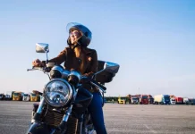 Sering Naik Motor? Jangan Cuma Cuci Muka, Ini Rutinitas Skincare yang Tepat