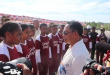 Kehadiran Mendagri Jadi Kebanggaan bagi Kepsek dan Siswa Sekolah Rakyat di Biak