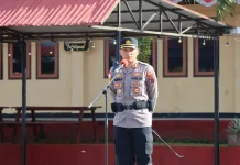 Kapolres Biak Numfor AKBP Arjuna Wijaya, S.I.K., Pimpin Apel Pagi Perdana