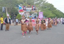 Yayasan Rumsram Kampanye Pendidikan Melalui Karnaval Budaya HUT RI Ke-81 di Biak