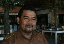 Pemda Biak Tertibkan PKL Buah di Atas Trotoar
