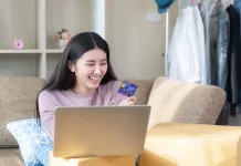 Hidup Minimalis di tengah Godaan Belanja Online