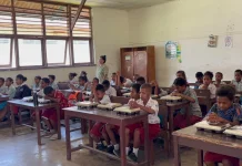 MBG Bantu Penuhi Kebutuhan Makan 137 Siswa SD YPK 2A Biak