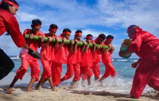 Eksotika Bambu Gila, Tradisi Unik yang Mendunia dari Maluku
