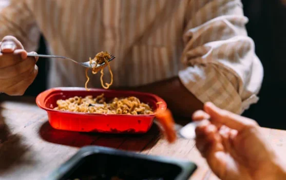 Mi Instan untuk Sahur, Aman atau Tidak? Ini Efeknya bagi Tubuh