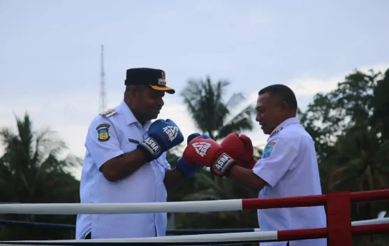 HUT RI Ke-81 Supiori Diguncang Duel Tinju Atlet Muda