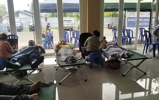 Donor Darah Sambut HUT ke-40 Vihara Buddha Dharma Biak,40 Kantong Darah Terkumpul