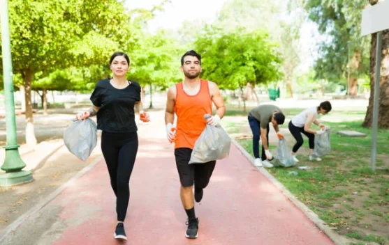 Bugar Sambil Jaga Bumi, Yuk Kenali Olahraga Plogging