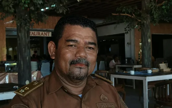 Pemda Biak Tertibkan PKL Buah di Atas Trotoar