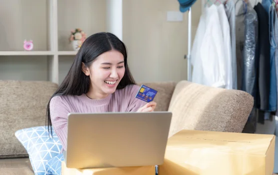 Hidup Minimalis di tengah Godaan Belanja Online