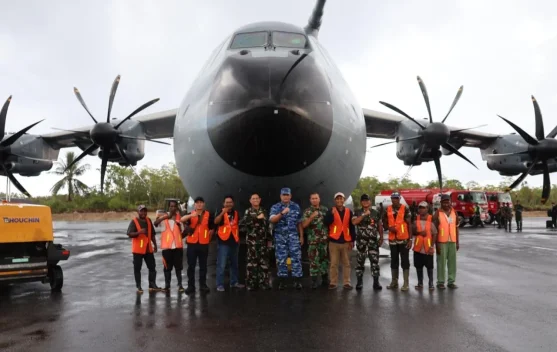 Perdana Masuk Apron Baseops Lanud Manuhua, Pesawat A400M Sukses Bermanuver