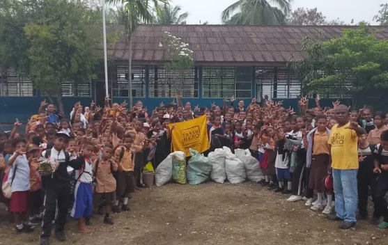 Trash Hero Biak Edukasi Siswa SD YPK 4 Sburia Pilah Sampah sejak Dini