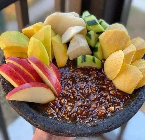 Segar dan Menggugah Selera, Ini Manfaat Rujak Buah Pedas untuk Kesehatan -  RRI.co.id