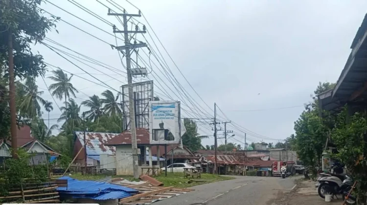 Badai Rusak Atap Rumah Warga Kaur tengah