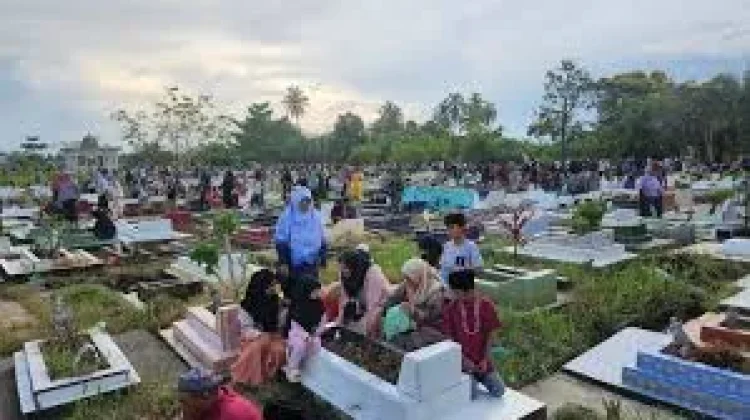 Mengenal Istilah Nyadran atau Ziarah Kubur jelang Ramadhan