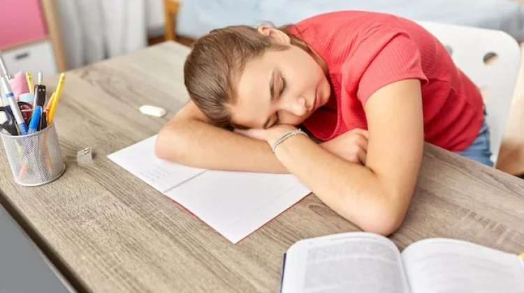 Manfaat Tidur Siang Singkat Selama Bulan Ramadan