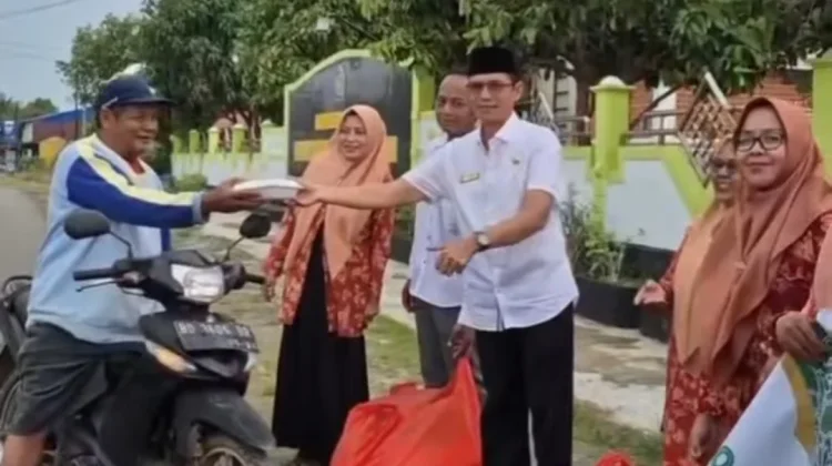 Gebyar Ramadan DWP Kementerian Agama BS Berbagi Takjil dan Sembako