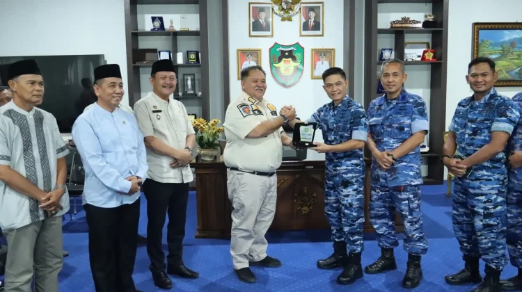 Pemkab BS Menyambut AudensiKomandan Lanud Sri Mulyono