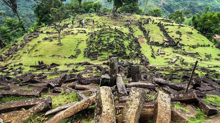 Gunung Padang, Situs Prasejarah Peninggalan Kebudayaan Megaletikum